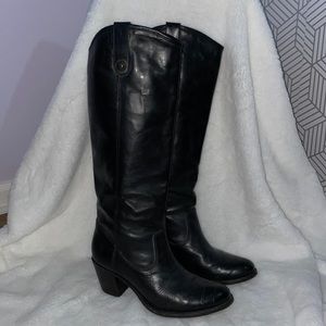 Black Frye boots in 8.5 medium